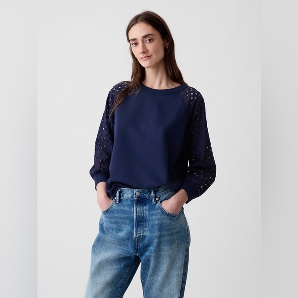 Gap Vintage Soft Eyelet Sweatshirt Sz L